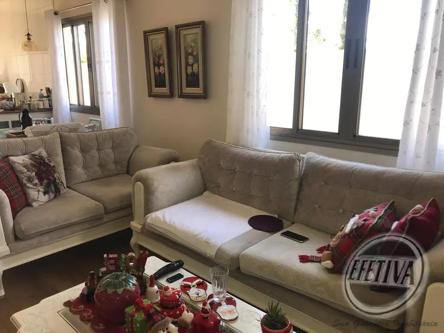 Foto 4 de Casa com 4 quartos à venda, 197m2 em Guaratuba - PR