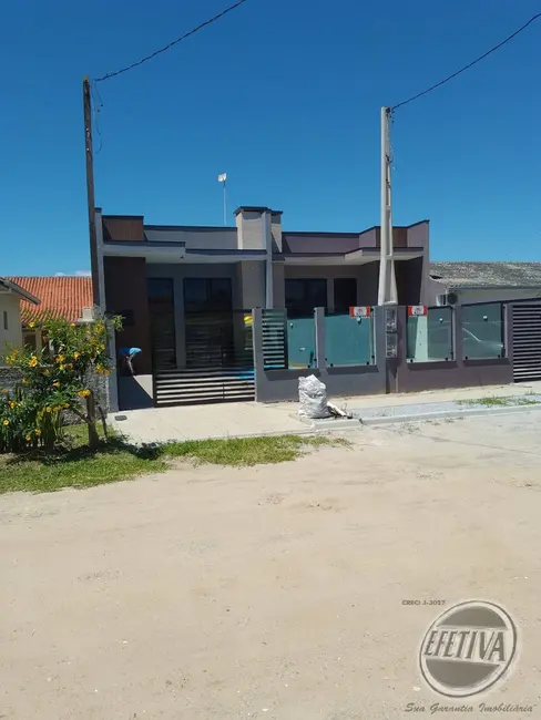 Foto 1 de Casa com 3 quartos à venda, 160m2 em Matinhos - PR