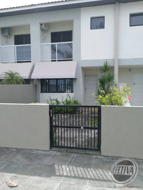Foto 1 de Casa com 3 quartos à venda, 129m2 em Matinhos - PR