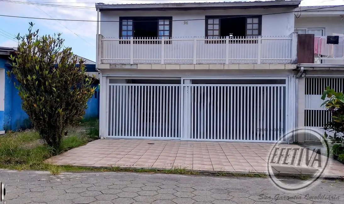 Foto 2 de Casa com 4 quartos à venda, 160m2 em Matinhos - PR