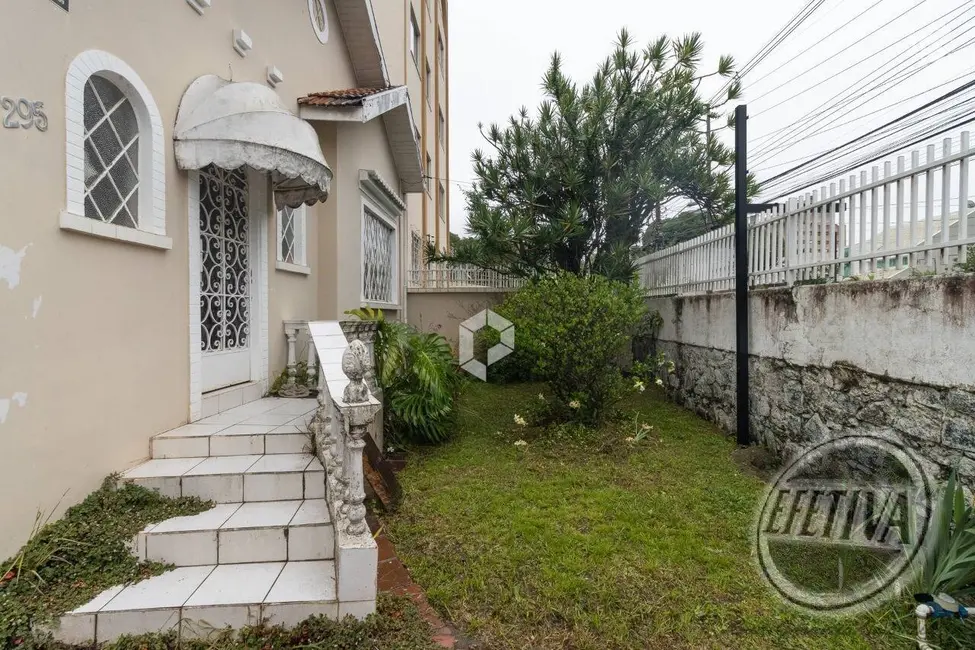 Casa com 4 quartos à venda, 108m2 em Água Verde, Curitiba - PR - imagem 5 Foto 5 de Casa com 4 quartos à venda, 108m2 em Água Verde, Curitiba - PR