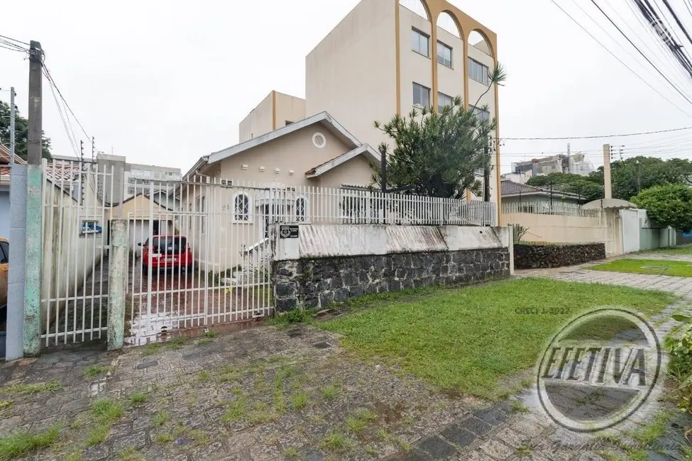 Casa com 4 quartos à venda, 108m2 em Água Verde, Curitiba - PR - imagem 2 Foto 2 de Casa com 4 quartos à venda, 108m2 em Água Verde, Curitiba - PR
