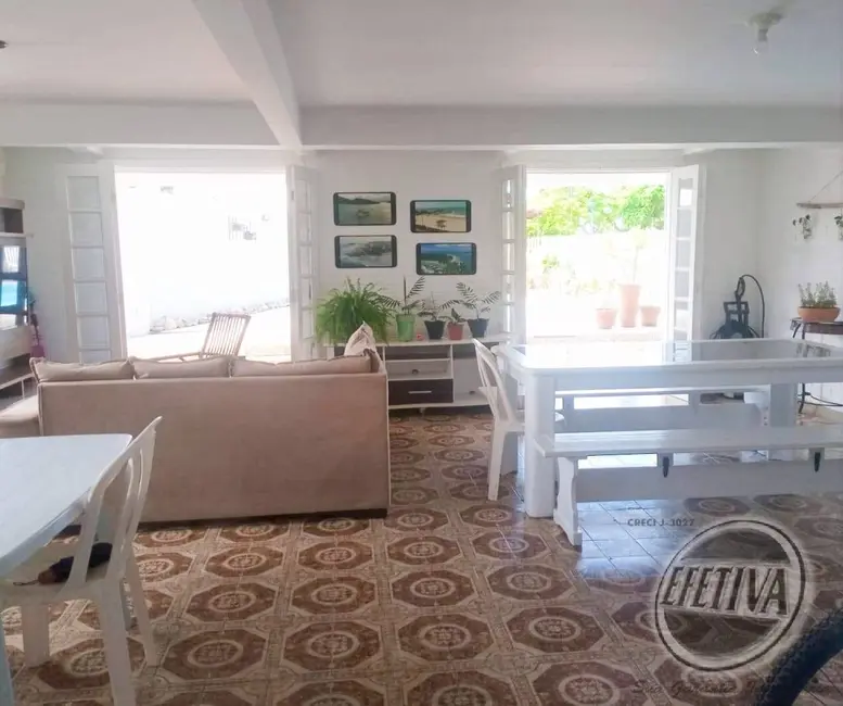 Foto 4 de Casa com 4 quartos à venda, 280m2 em Guaratuba - PR