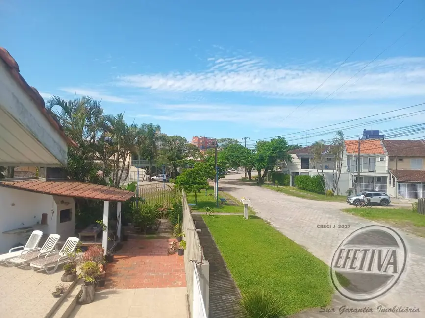 Foto 3 de Casa com 4 quartos à venda, 280m2 em Guaratuba - PR