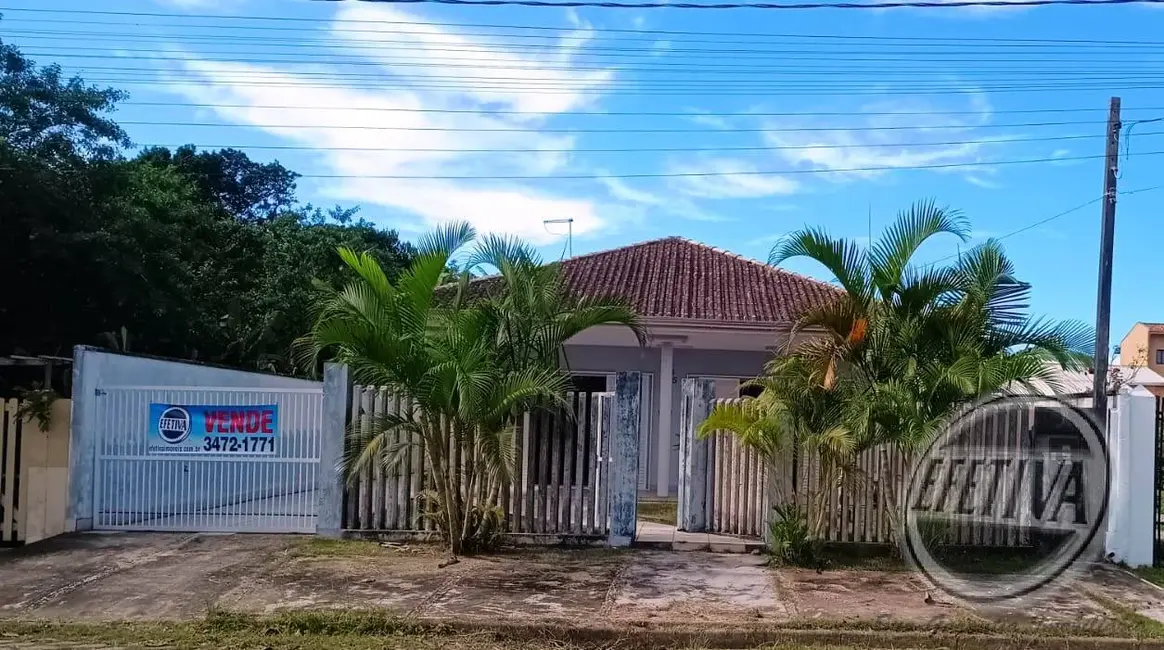 Foto 1 de Casa com 3 quartos à venda, 210m2 em Guaratuba - PR