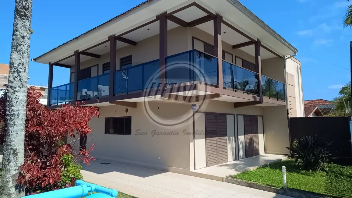 Foto 3 de Casa com 5 quartos à venda, 180m2 em Guaratuba - PR