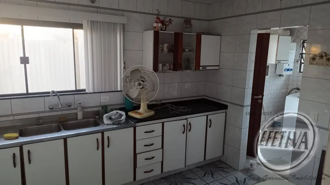 Foto 9 de Casa com 5 quartos à venda, 180m2 em Guaratuba - PR