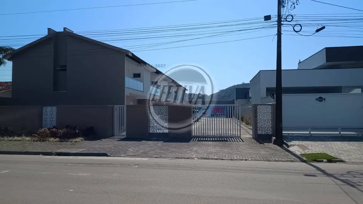 Foto 2 de Casa com 3 quartos à venda, 128m2 em Guaratuba - PR