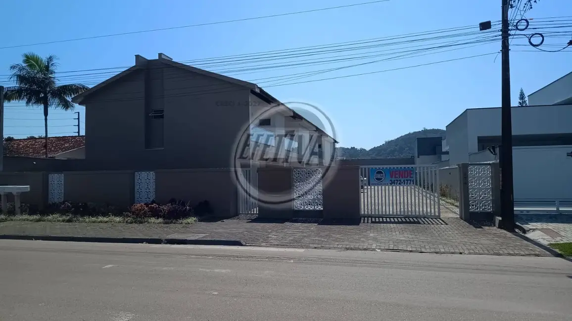 Foto 3 de Casa com 3 quartos à venda, 128m2 em Guaratuba - PR