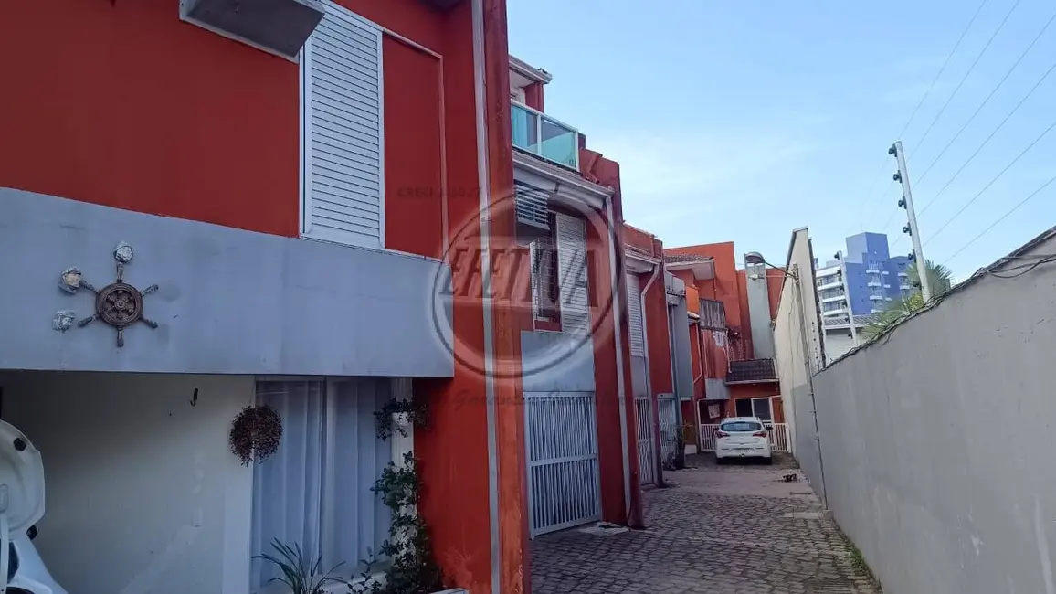 Foto 4 de Casa com 3 quartos à venda, 118m2 em Centro, Guaratuba - PR