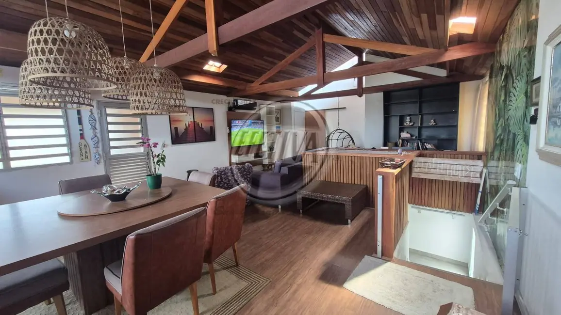 Foto 6 de Casa com 4 quartos à venda, 205m2 em Centro, Guaratuba - PR