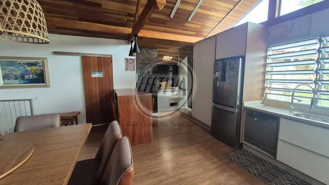 Foto 7 de Casa com 4 quartos à venda, 205m2 em Centro, Guaratuba - PR