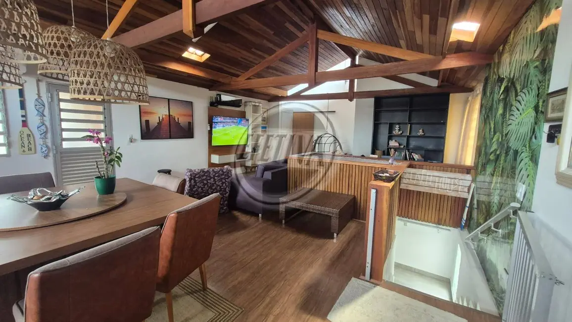 Foto 4 de Casa com 4 quartos à venda, 205m2 em Centro, Guaratuba - PR