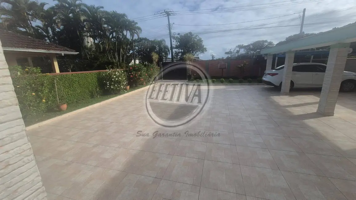 Casa com 4 quartos à venda, 199m2 em Guaratuba - PR - imagem 4 Foto 4 de Casa com 4 quartos à venda, 199m2 em Guaratuba - PR