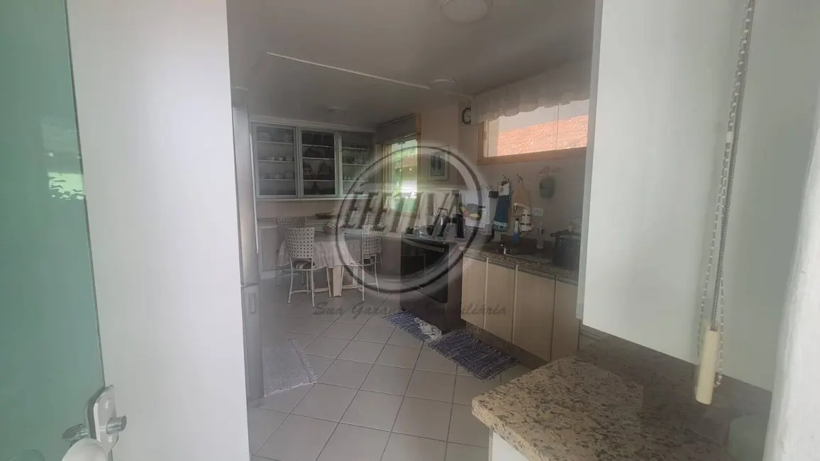 Casa com 4 quartos à venda, 199m2 em Guaratuba - PR - imagem 8 Foto 8 de Casa com 4 quartos à venda, 199m2 em Guaratuba - PR