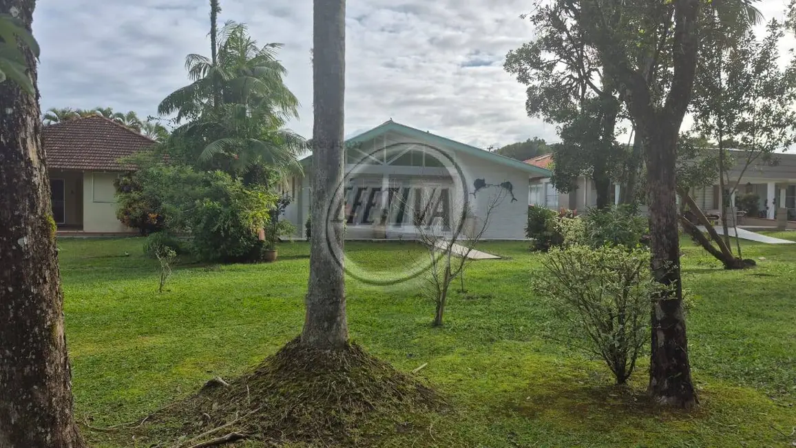 Foto 4 de Casa com 4 quartos à venda, 199m2 em Guaratuba - PR
