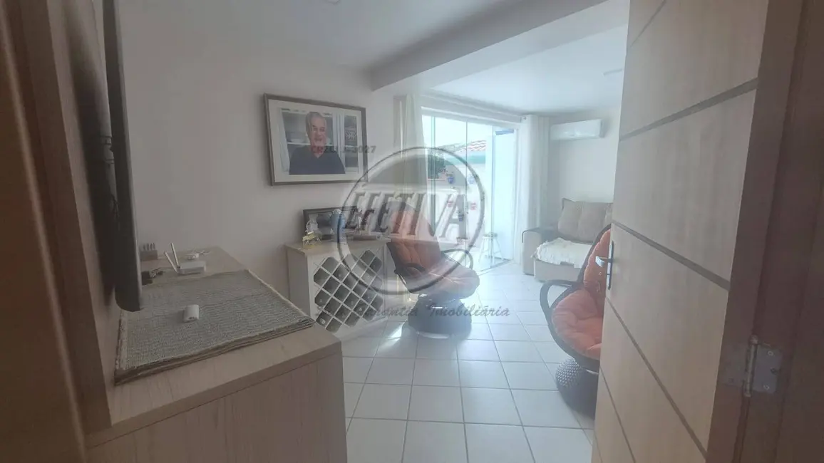 Foto 9 de Casa com 4 quartos à venda, 199m2 em Guaratuba - PR