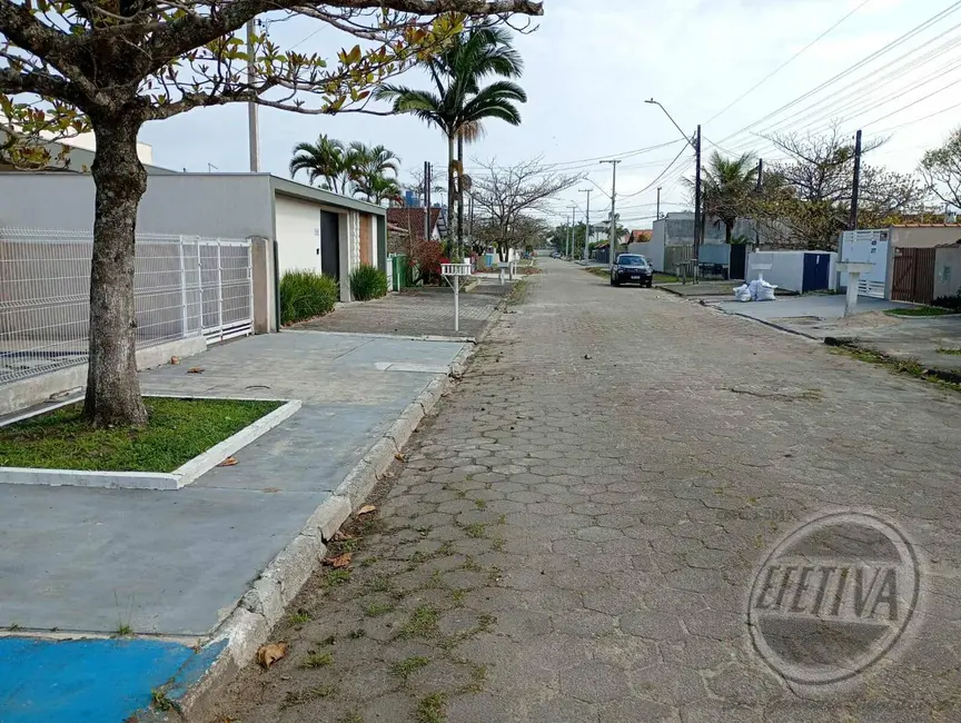 Foto 3 de Terreno / Lote à venda, 330m2 em Matinhos - PR