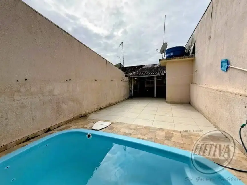 Casa com 2 quartos à venda, 53m2 em Matinhos - PR - imagem 2 Foto 2 de Casa com 2 quartos à venda, 53m2 em Matinhos - PR
