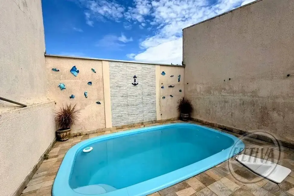 Casa com 2 quartos à venda, 53m2 em Matinhos - PR - imagem 4 Foto 4 de Casa com 2 quartos à venda, 53m2 em Matinhos - PR