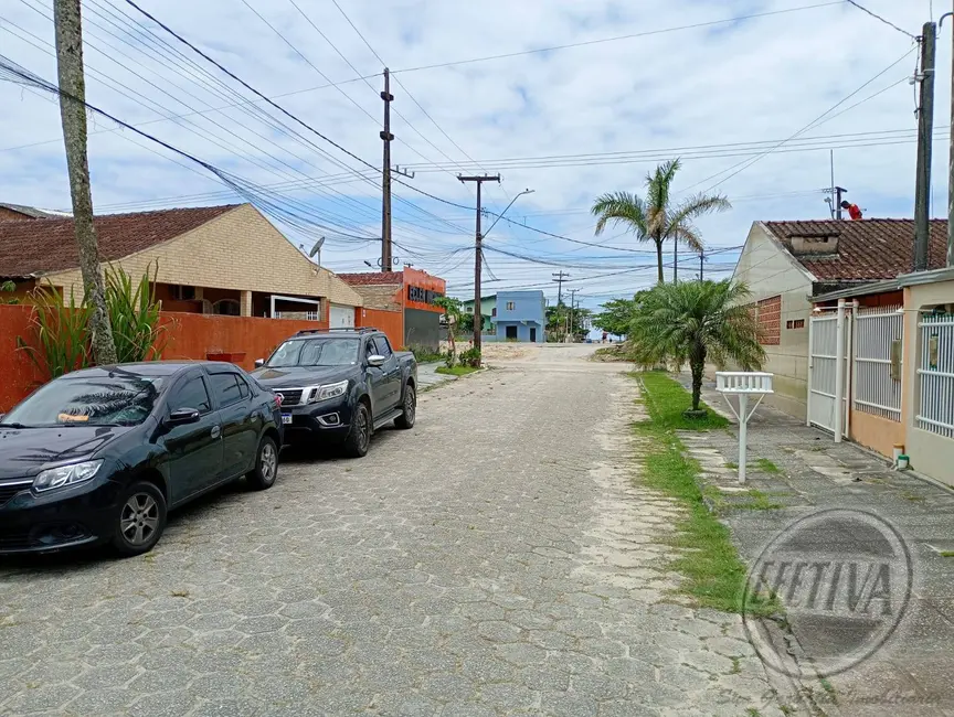 Foto 4 de Casa com 2 quartos à venda, 54m2 em Matinhos - PR