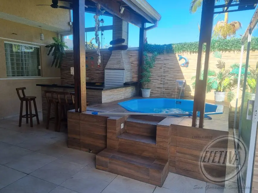 Foto 4 de Casa com 2 quartos à venda, 53m2 em Matinhos - PR