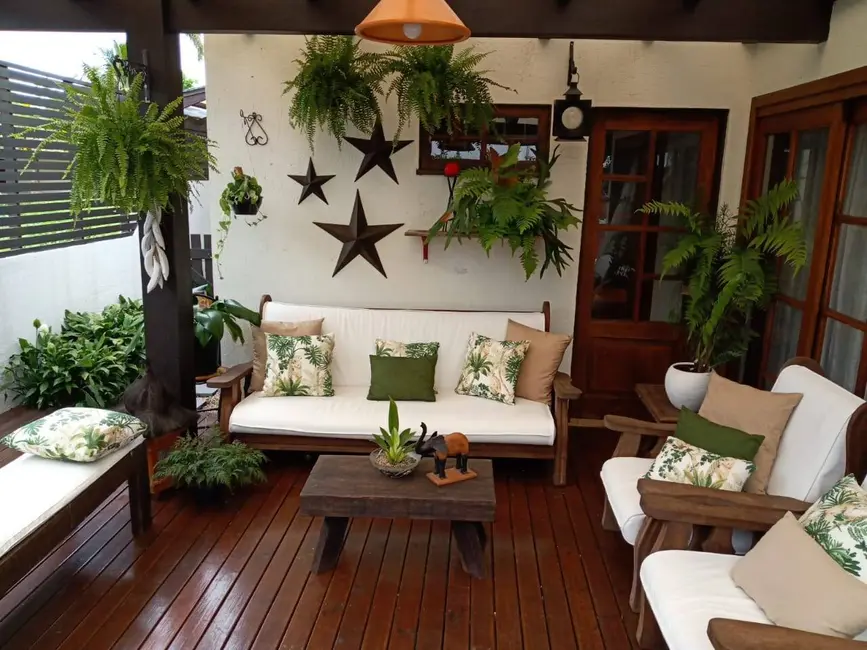 Casa com 6 quartos à venda e para alugar, 450m2 em Jurerê Internacional, Florianopolis - SC - imagem 6 Foto 6 de Casa com 6 quartos à venda e para alugar, 450m2 em Jurerê Internacional, Florianopolis - SC