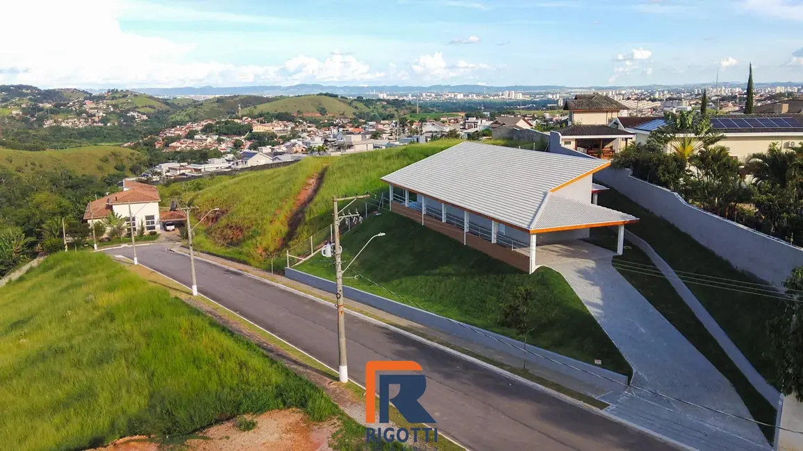 Casa de Condomínio com 3 quartos à venda, 250m2 em Sao Jose Dos Campos - SP - imagem 1 Foto 1 de Casa de Condomínio com 3 quartos à venda, 250m2 em Sao Jose Dos Campos - SP