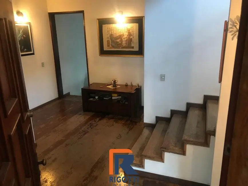 Casa com 4 quartos à venda, 360m2 em Sao Jose Dos Campos - SP - imagem 4 Foto 4 de Casa com 4 quartos à venda, 360m2 em Sao Jose Dos Campos - SP