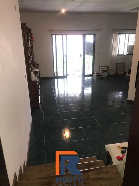 Casa com 4 quartos à venda, 360m2 em Sao Jose Dos Campos - SP - imagem 1 Foto 1 de Casa com 4 quartos à venda, 360m2 em Sao Jose Dos Campos - SP