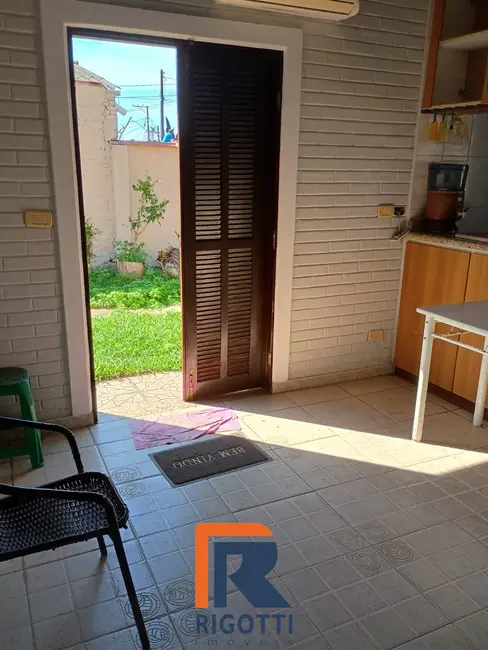 Casa com 3 quartos à venda, 141m2 em Praia das Palmeiras, Caraguatatuba - SP - imagem 5 Foto 5 de Casa com 3 quartos à venda, 141m2 em Praia das Palmeiras, Caraguatatuba - SP