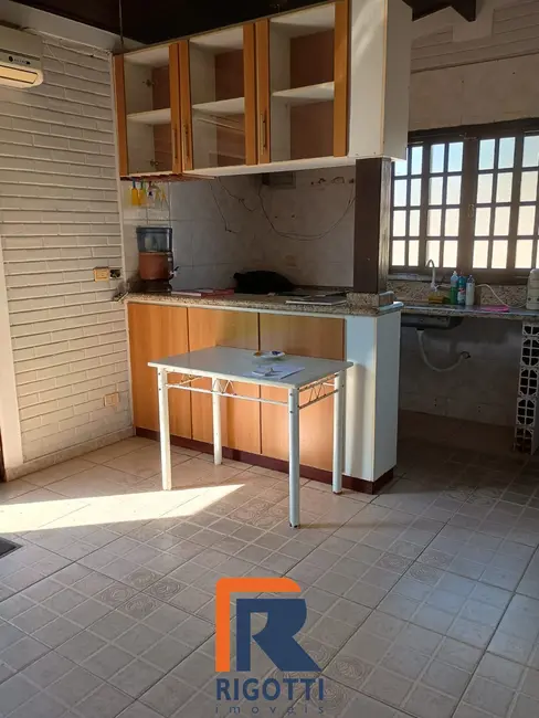 Casa com 3 quartos à venda, 141m2 em Praia das Palmeiras, Caraguatatuba - SP - imagem 4 Foto 4 de Casa com 3 quartos à venda, 141m2 em Praia das Palmeiras, Caraguatatuba - SP