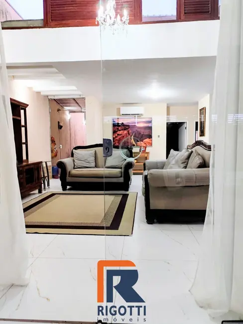 Foto 3 de Casa com 4 quartos à venda, 190m2 em Indaiá, Caraguatatuba - SP
