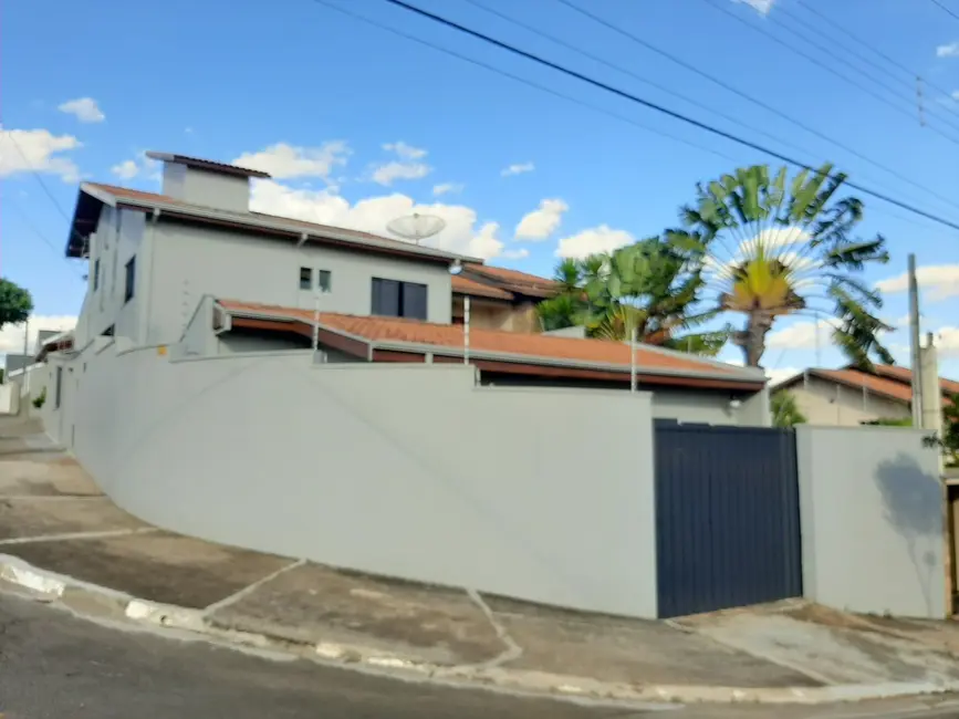 Foto 2 de Casa com 3 quartos à venda, 247m2 em Cerquilho - SP