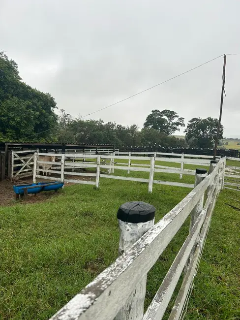 Sítio / Rancho com 5 quartos à venda em Cerquilho - SP - imagem 6 Foto 6 de Sítio / Rancho com 5 quartos à venda em Cerquilho - SP