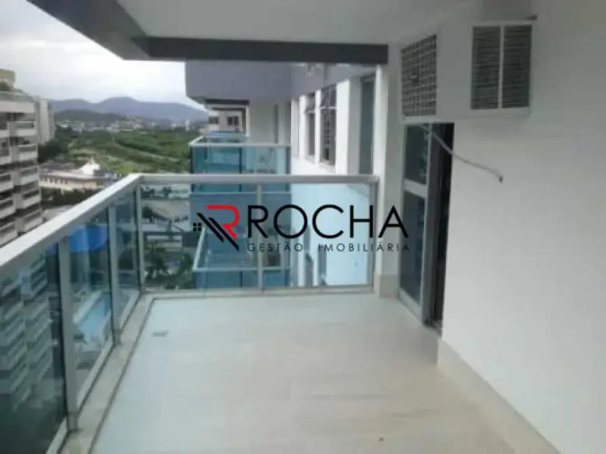 Cobertura com 4 quartos para alugar, 200m2 em Rio De Janeiro - RJ - imagem 7 Foto 7 de Cobertura com 4 quartos para alugar, 200m2 em Rio De Janeiro - RJ