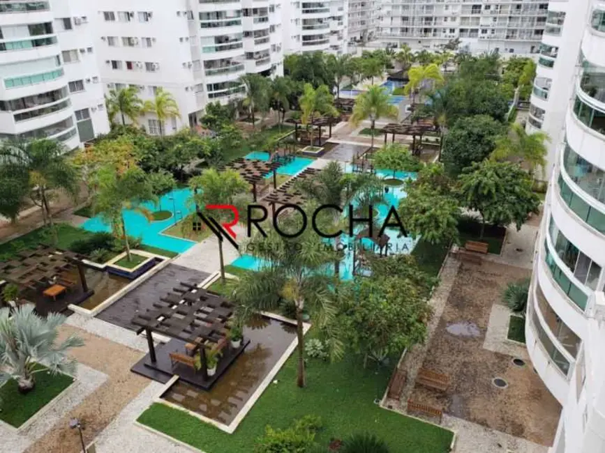 Foto 2 de Apartamento com 3 quartos à venda em Rio De Janeiro - RJ