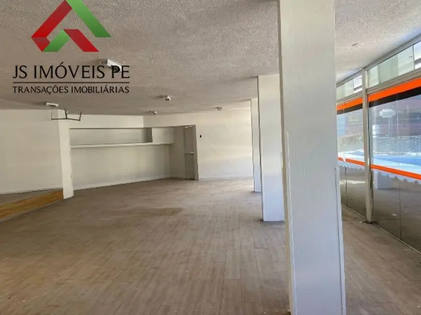 Armazém / Galpão com 5 quartos à venda e para alugar, 900m2 em Piedade, Jaboatao Dos Guararapes - PE - imagem 4 Foto 4 de Armazém / Galpão com 5 quartos à venda e para alugar, 900m2 em Piedade, Jaboatao Dos Guararapes - PE