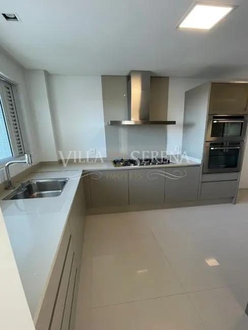 Apartamento com 4 quartos à venda, 180m2 em Centro, Balneario Camboriu - SC - imagem 8 Foto 8 de Apartamento com 4 quartos à venda, 180m2 em Centro, Balneario Camboriu - SC