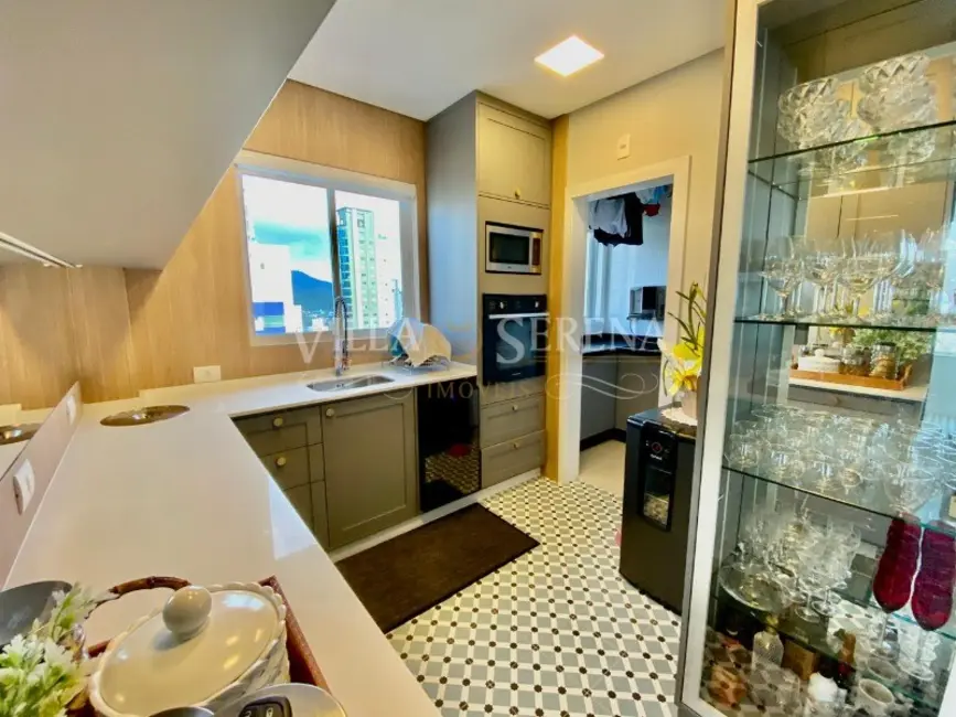 Foto 5 de Apartamento com 3 quartos à venda, 135m2 em Centro, Balneario Camboriu - SC