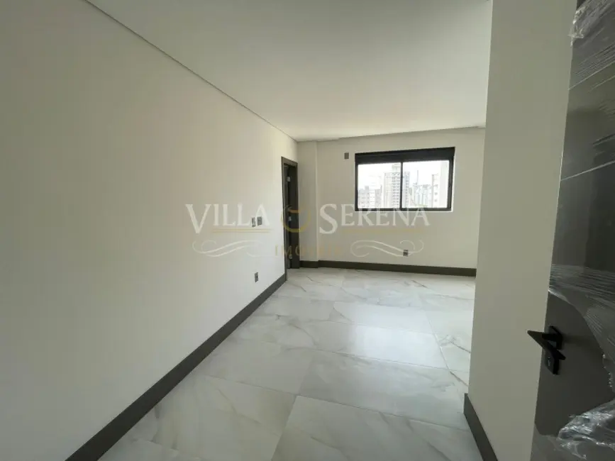 Apartamento com 3 quartos à venda, 130m2 em Centro, Balneario Camboriu - SC - imagem 8 Foto 8 de Apartamento com 3 quartos à venda, 130m2 em Centro, Balneario Camboriu - SC