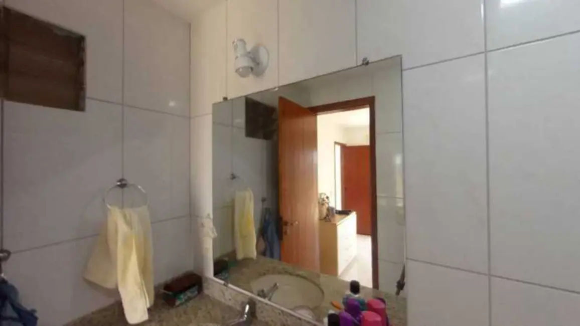 Apartamento com 3 quartos à venda, 190m2 em Centro, Cabo Frio - RJ - imagem 4 Foto 4 de Apartamento com 3 quartos à venda, 190m2 em Centro, Cabo Frio - RJ