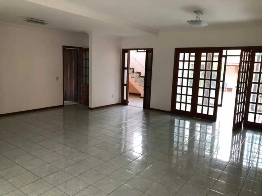 Foto 2 de Casa com 4 quartos à venda, 366m2 em Piratininga, Niteroi - RJ