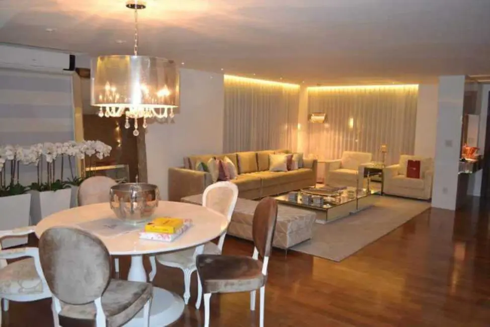 Foto 9 de Casa de Condomínio com 5 quartos à venda, 680m2 em Camboinhas, Niteroi - RJ