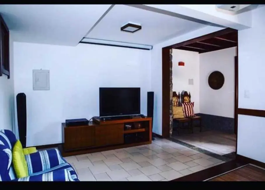 Foto 5 de Casa com 5 quartos à venda, 450m2 em Itacoatiara, Niteroi - RJ
