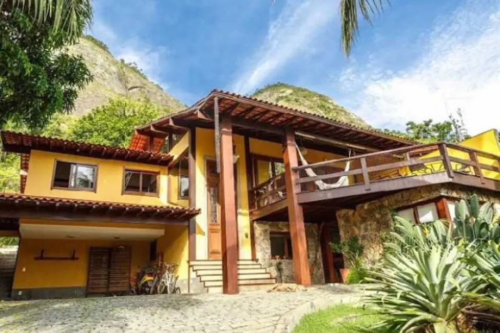 Foto 1 de Casa com 5 quartos à venda, 450m2 em Itacoatiara, Niteroi - RJ