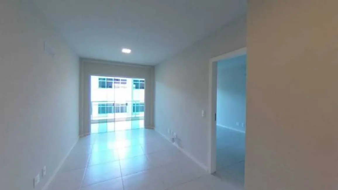 Apartamento com 1 quarto à venda, 56m2 em Centro, Cabo Frio - RJ - imagem 3 Foto 3 de Apartamento com 1 quarto à venda, 56m2 em Centro, Cabo Frio - RJ