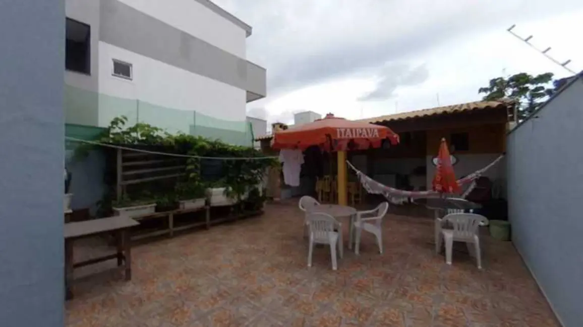 Foto 2 de Casa com 3 quartos à venda, 130m2 em Cabo Frio - RJ