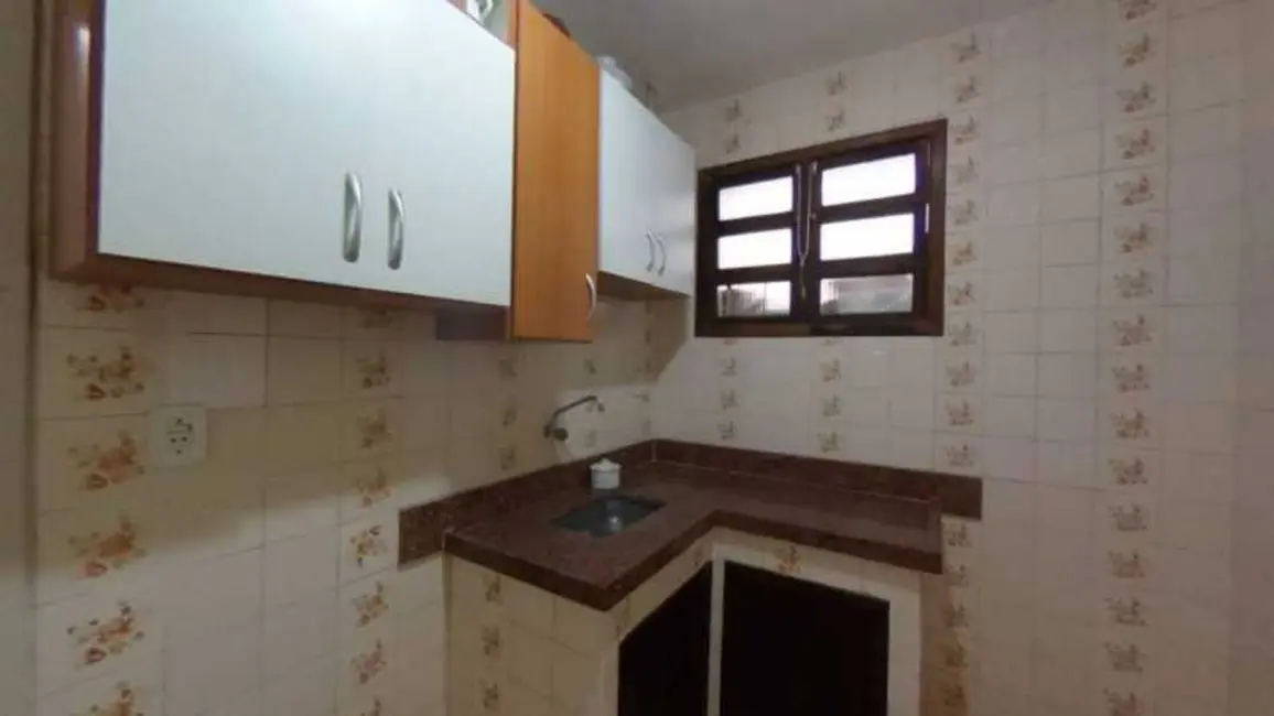 Casa com 3 quartos para alugar em Jardim Flamboyant, Cabo Frio - RJ - imagem 4 Foto 4 de Casa com 3 quartos para alugar em Jardim Flamboyant, Cabo Frio - RJ