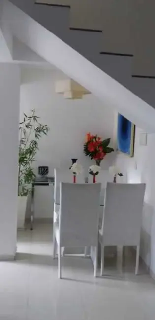 Casa de Condomínio com 3 quartos à venda, 150m2 em Peró, Cabo Frio - RJ - imagem 4 Foto 4 de Casa de Condomínio com 3 quartos à venda, 150m2 em Peró, Cabo Frio - RJ